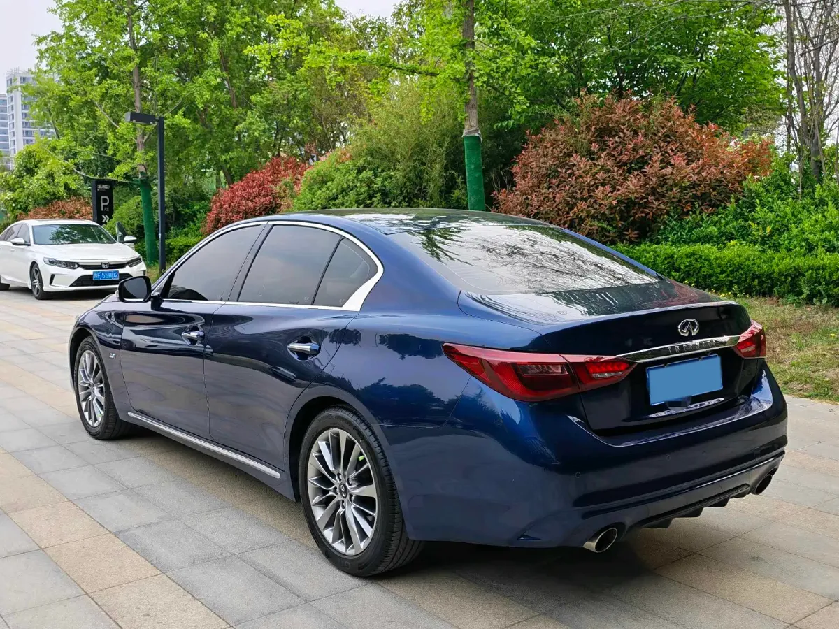 2018 Jeep Grand Commander 2.0T 265HP L4 9AT,autocango,china used car exporter,china ev exporter,chinese used car exporter,chinese used ev exporter