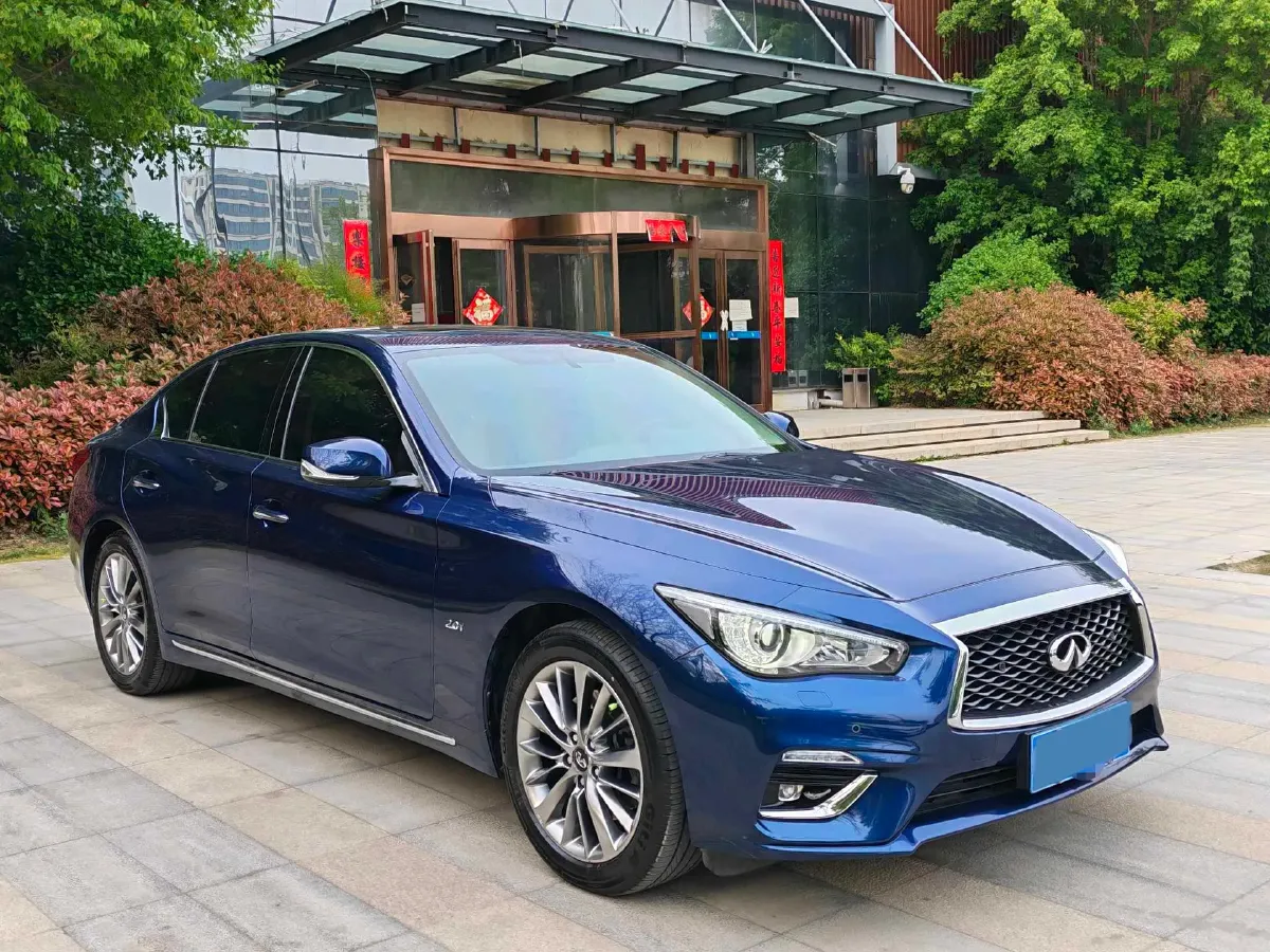 2018 Jeep Grand Commander 2.0T 265HP L4 9AT,autocango,china used car exporter,china ev exporter,chinese used car exporter,chinese used ev exporter