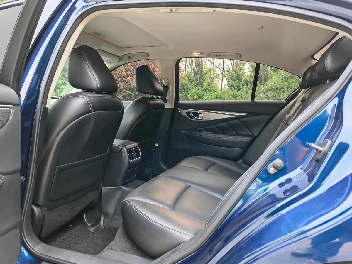 2018 Jeep Grand Commander 2.0T 265HP L4 9AT,autocango,china used car exporter,china ev exporter,chinese used car exporter,chinese used ev exporter