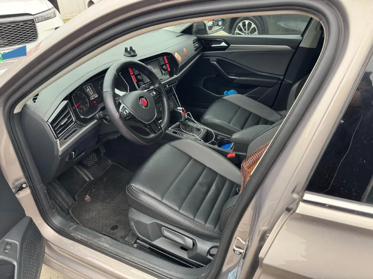 2019 Jeep Renegade 1.3T 173HP L4 7DCT,autocango,china used car exporter,china ev exporter,chinese used car exporter,chinese used ev exporter