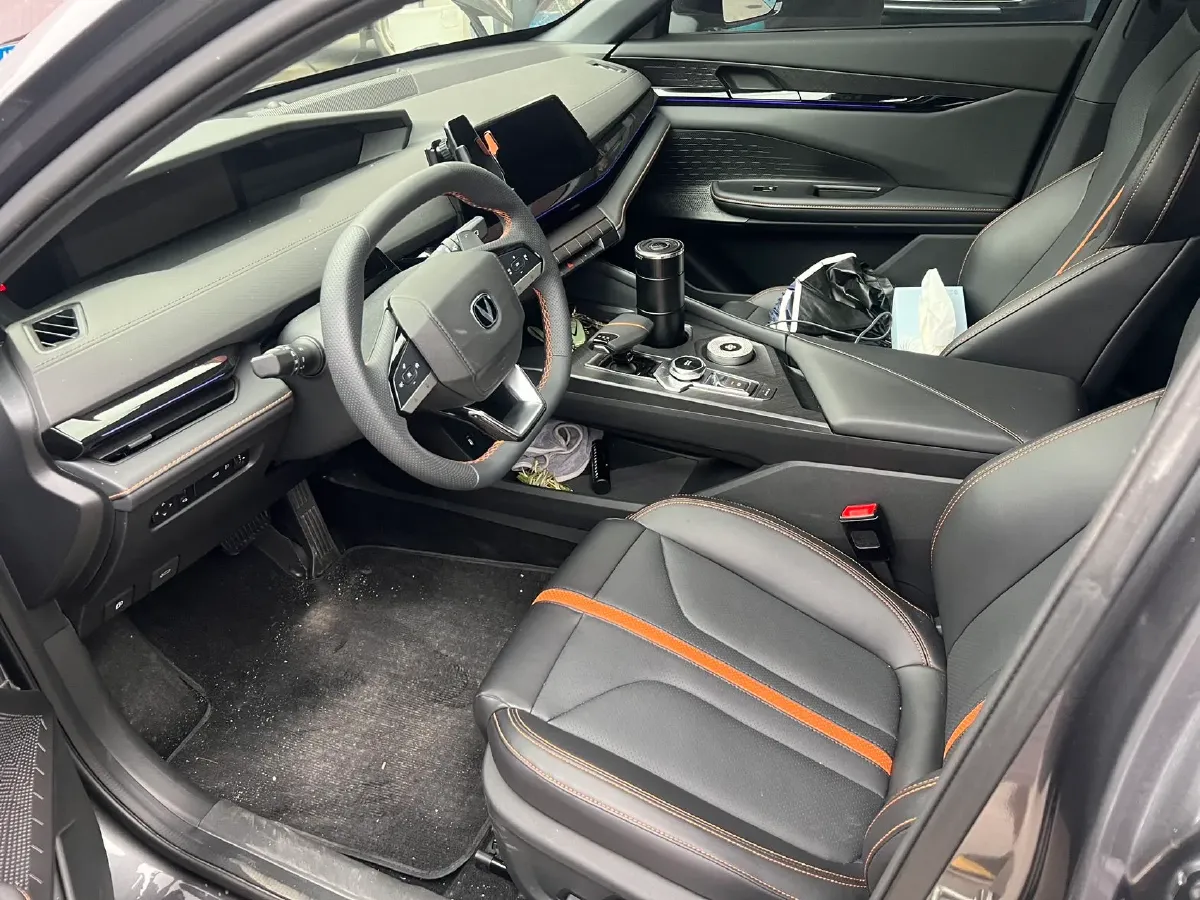 2024 ChangAn UNI-V 1.5T 188HP L4 7DCT,autocango,china used car exporter,china ev exporter,chinese used car exporter,chinese used ev exporter