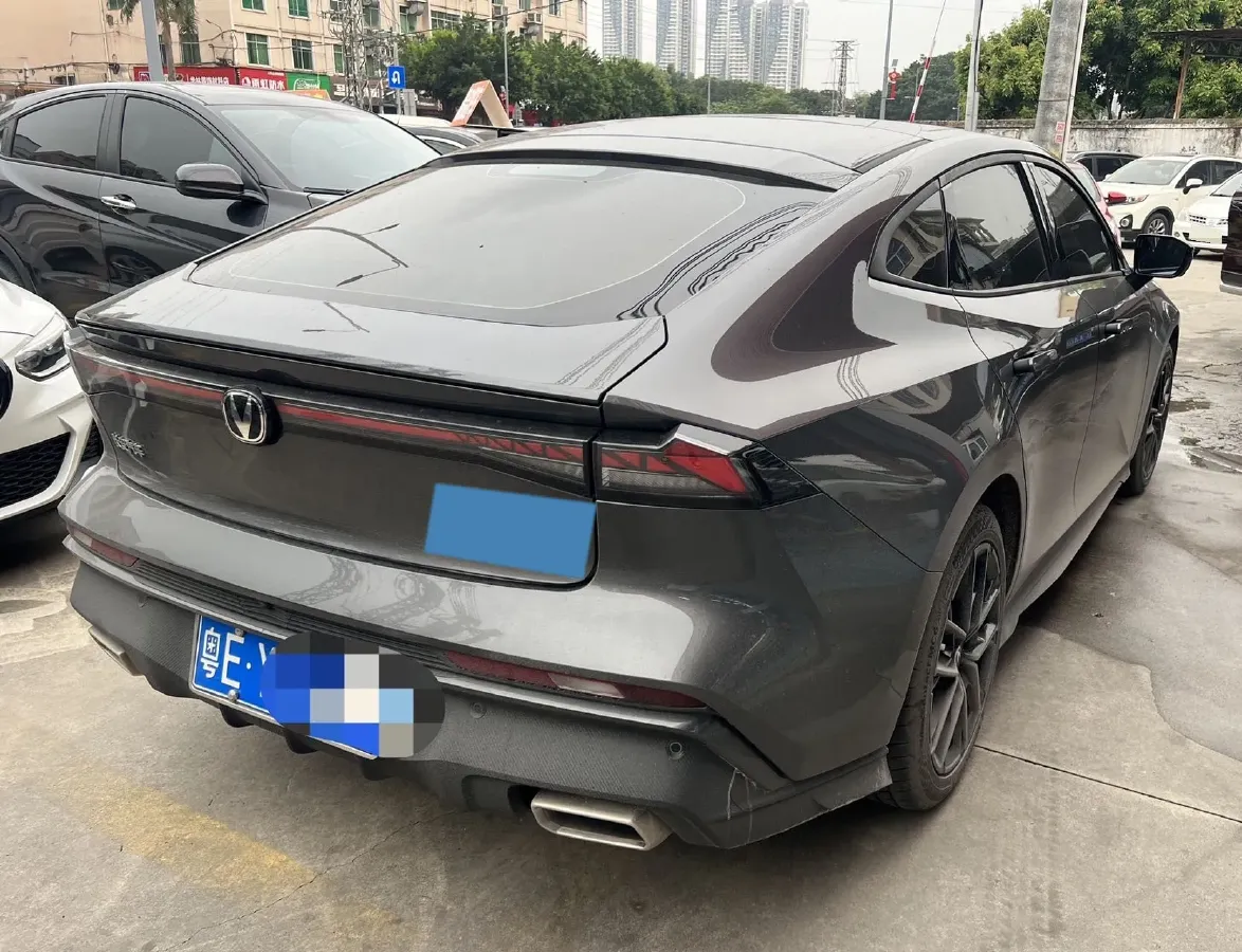 2024 ChangAn UNI-V 1.5T 188HP L4 7DCT,autocango,china used car exporter,china ev exporter,chinese used car exporter,chinese used ev exporter