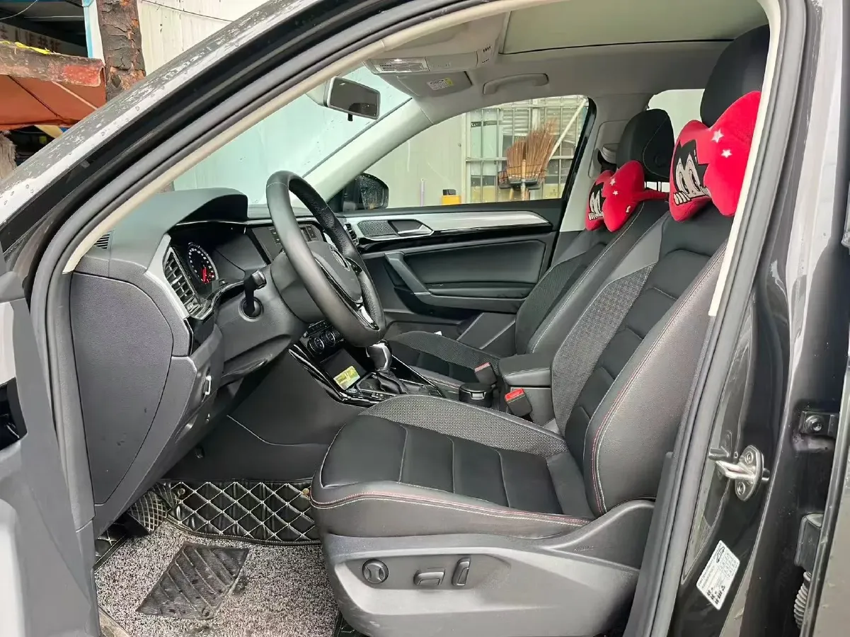 2019 Jeep Cherokee 2.0T 234HP L4 9AT,autocango,china used car exporter,china ev exporter,chinese used car exporter,chinese used ev exporter