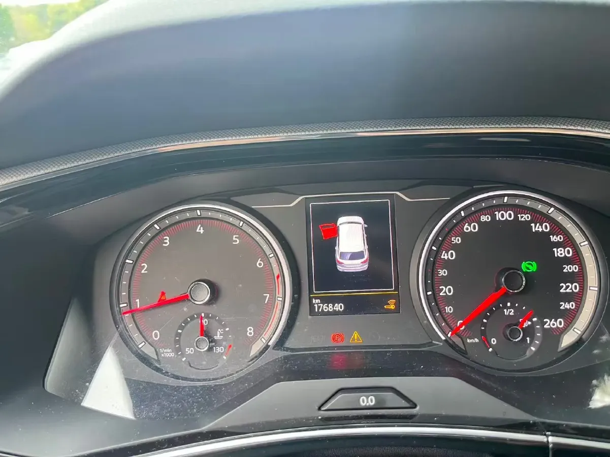 2019 Jeep Cherokee 2.0T 234HP L4 9AT,autocango,china used car exporter,china ev exporter,chinese used car exporter,chinese used ev exporter