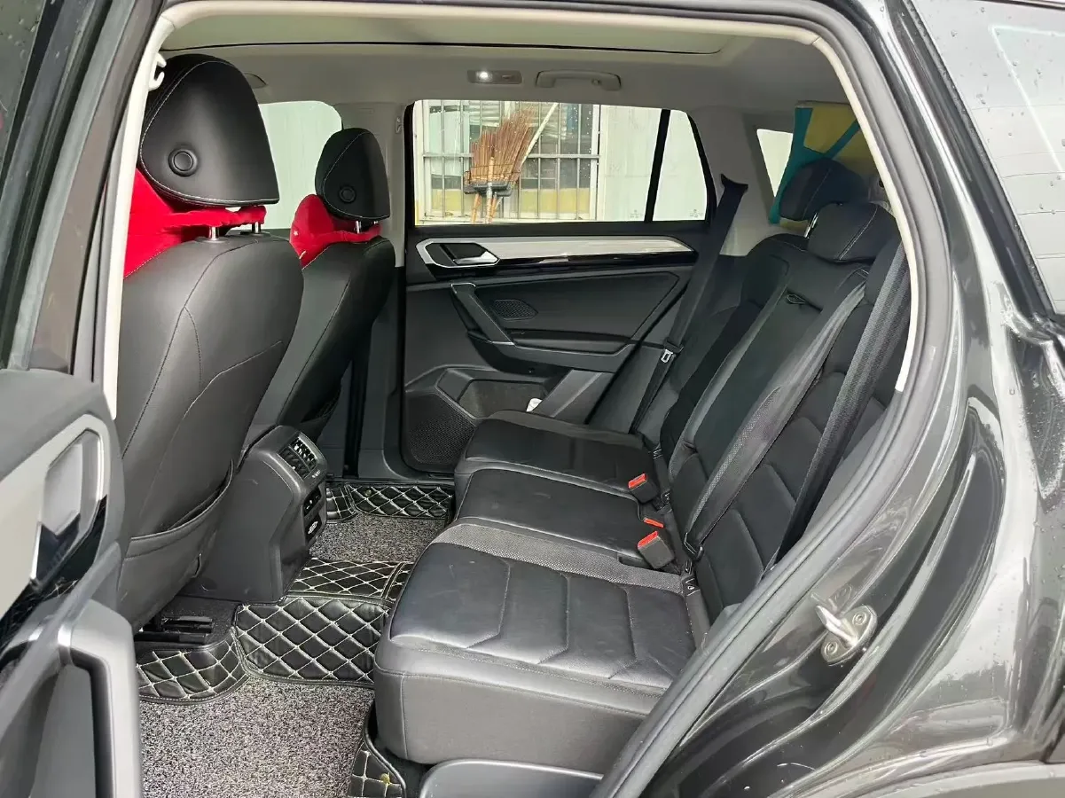 2019 Jeep Cherokee 2.0T 234HP L4 9AT,autocango,china used car exporter,china ev exporter,chinese used car exporter,chinese used ev exporter