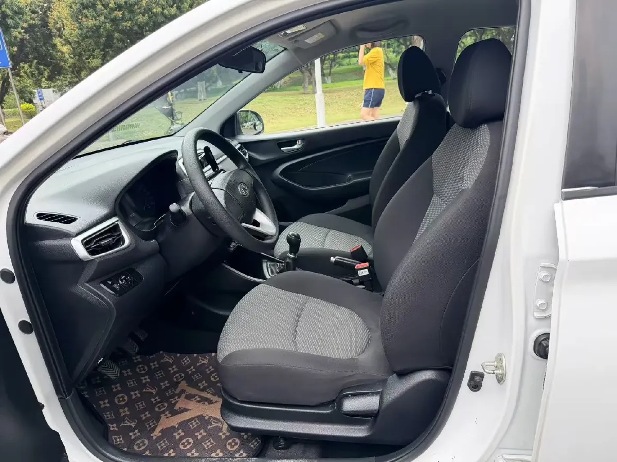 2017 Hyundai Reina 1.4L 95HP L4 5MT,autocango,china used car exporter,china ev exporter,chinese used car exporter,chinese used ev exporter