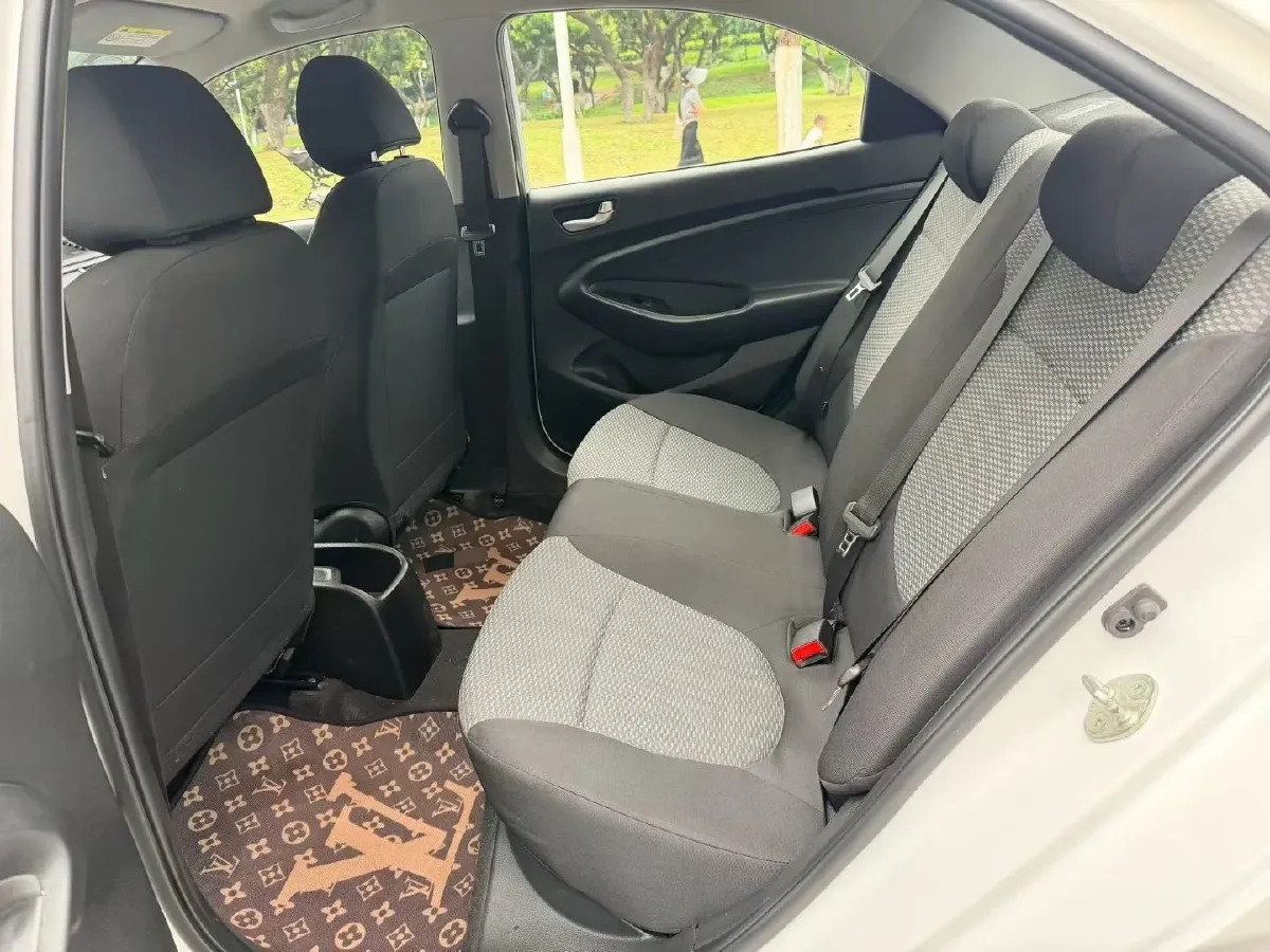 2017 Hyundai Reina 1.4L 95HP L4 5MT,autocango,china used car exporter,china ev exporter,chinese used car exporter,chinese used ev exporter