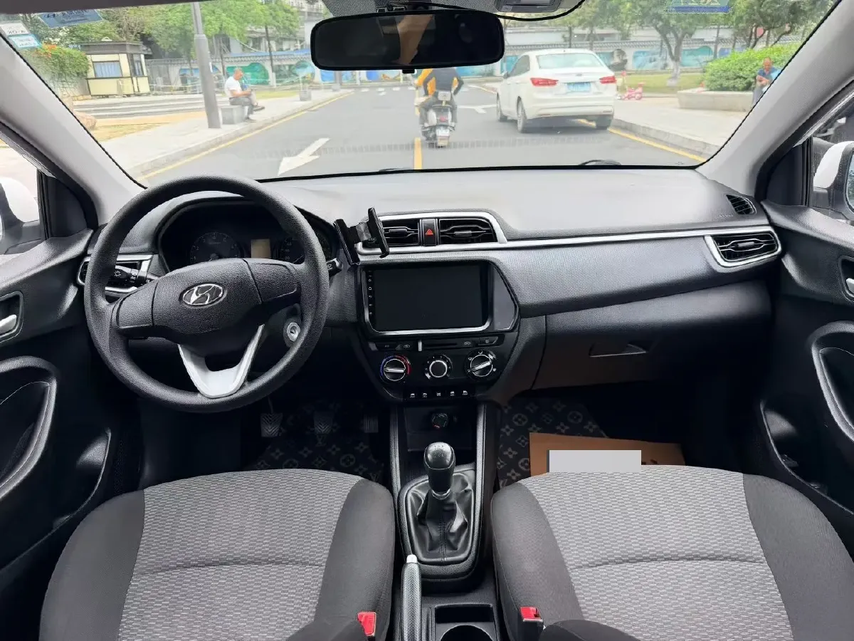 2017 Hyundai Reina 1.4L 95HP L4 5MT,autocango,china used car exporter,china ev exporter,chinese used car exporter,chinese used ev exporter