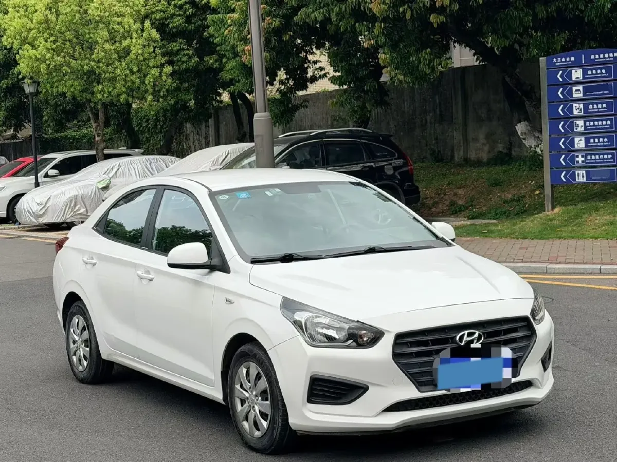 2017 Hyundai Reina 1.4L 95HP L4 5MT,autocango,china used car exporter,china ev exporter,chinese used car exporter,chinese used ev exporter