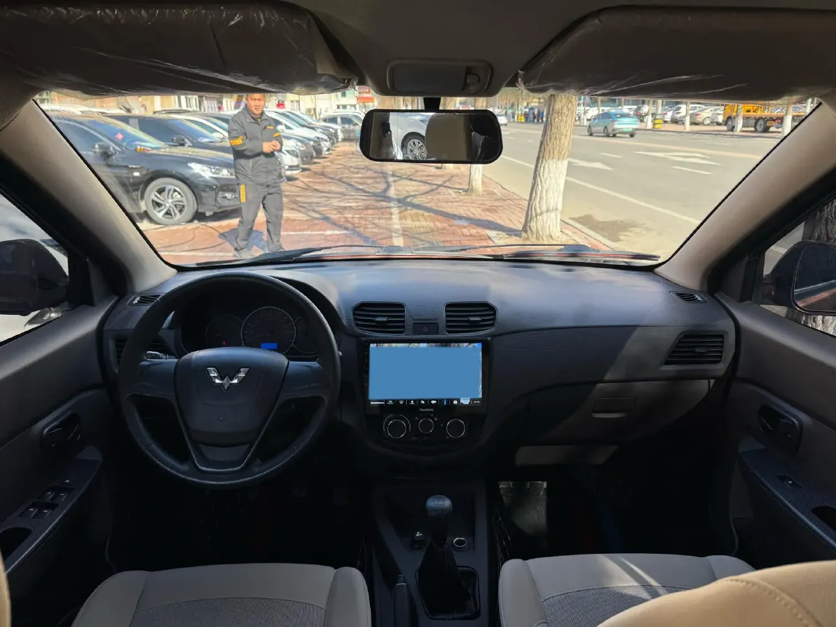 2018 WuLing HongGuang 1.5L 105HP L4 5MT,autocango,china used car exporter,china ev exporter,chinese used car exporter,chinese used ev exporter