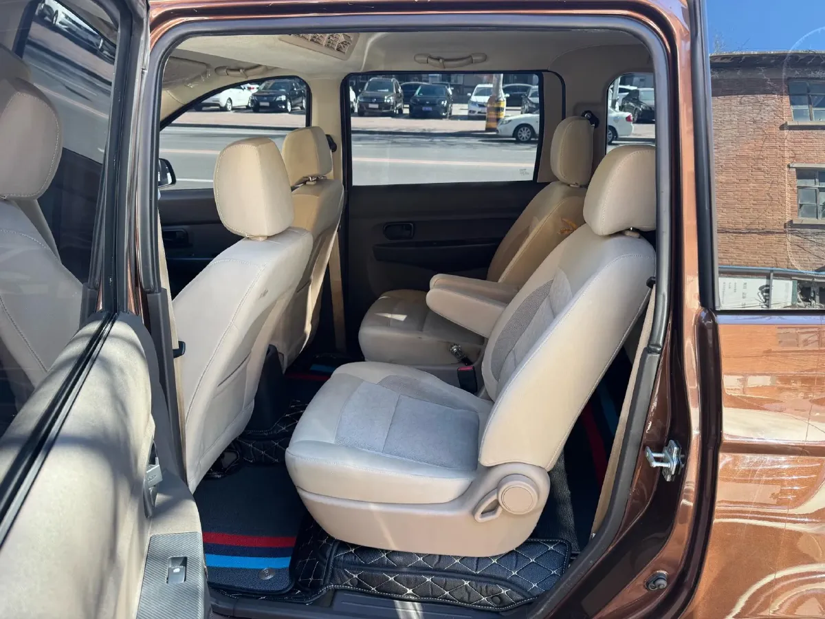 2018 WuLing HongGuang 1.5L 105HP L4 5MT,autocango,china used car exporter,china ev exporter,chinese used car exporter,chinese used ev exporter