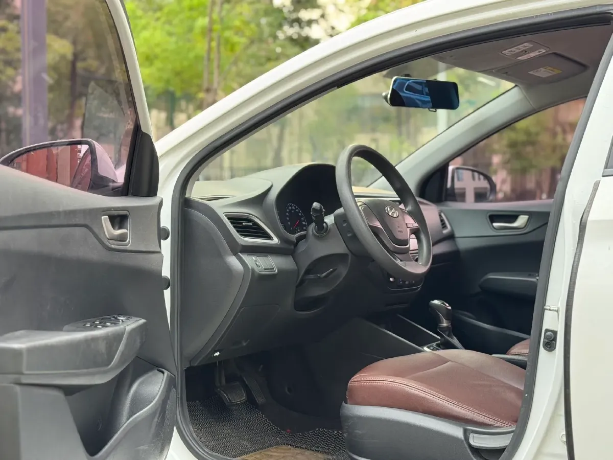 2016 Hyundai Verna 1.4L 100HP L4 6AT,autocango,china used car exporter,china ev exporter,chinese used car exporter,chinese used ev exporter