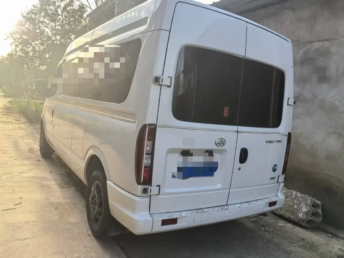 2024 MAXUS XinTu V80 2.0T 147HP L4 6MT,autocango,china used car exporter,china ev exporter,chinese used car exporter,chinese used ev exporter