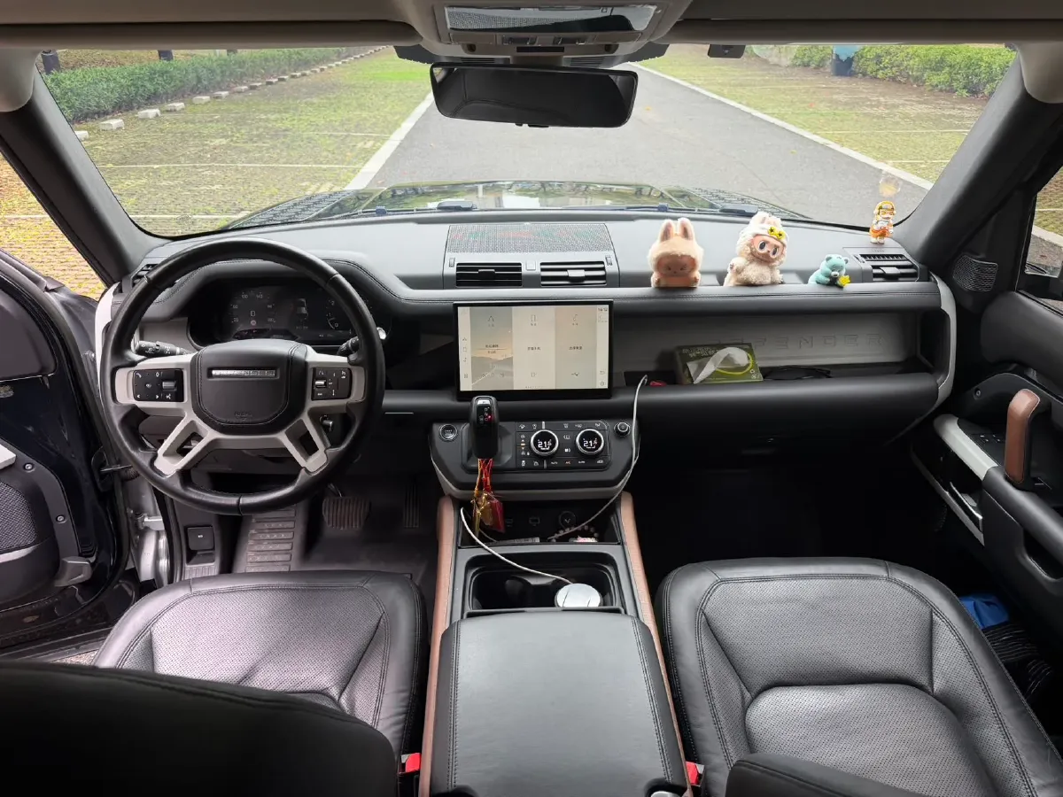 2023 Land Rover Defender 3.0T 400HP L6 8AT,autocango,china used car exporter,china ev exporter,chinese used car exporter,chinese used ev exporter