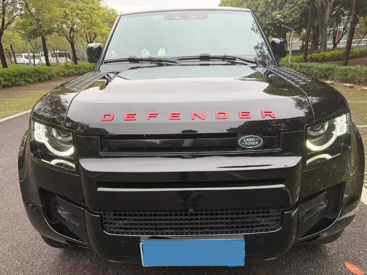 2023 Land Rover Defender 3.0T 400HP L6 8AT,autocango,china used car exporter,china ev exporter,chinese used car exporter,chinese used ev exporter