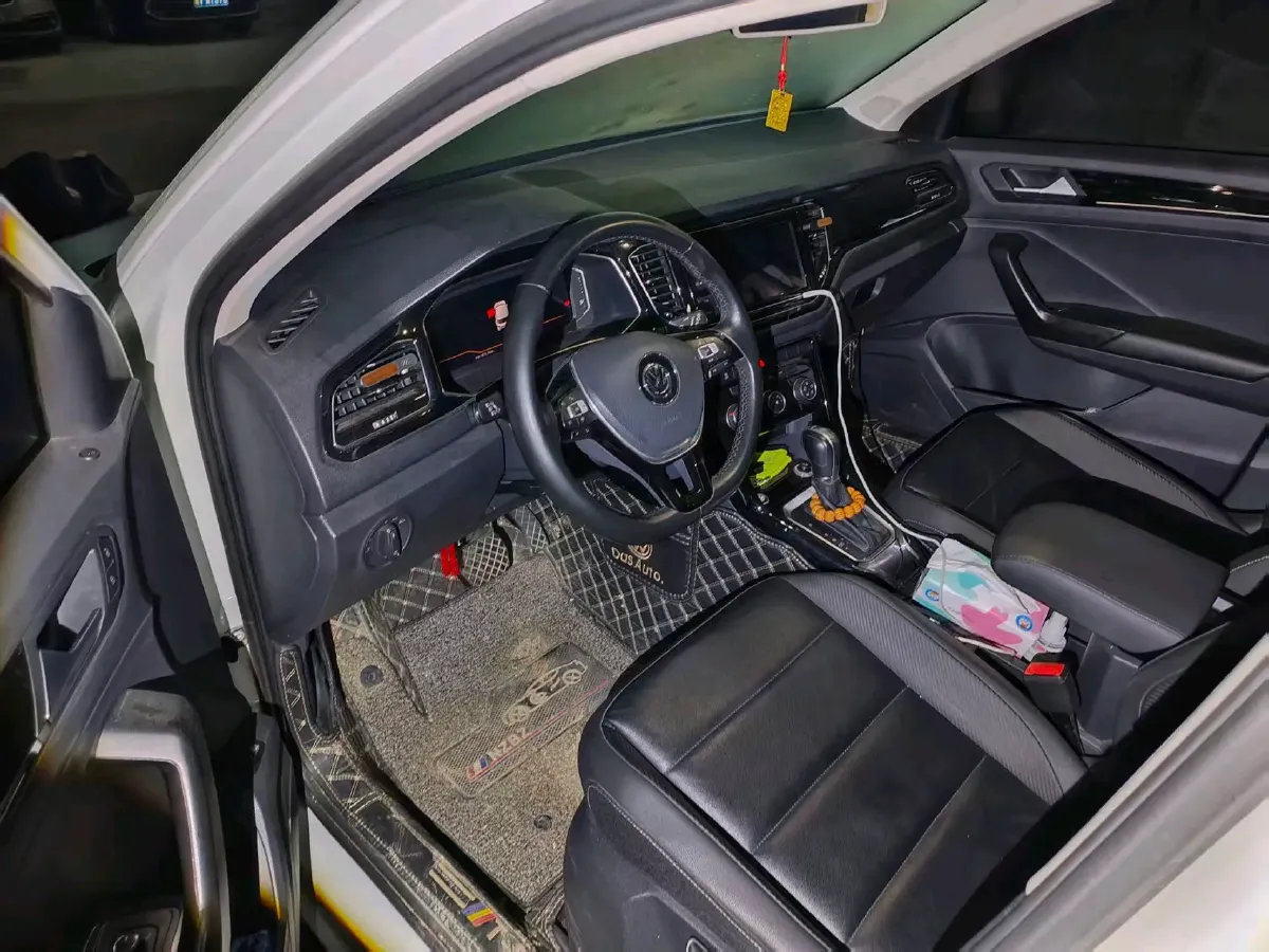 2020 Volkswagen T-Roc 1.4T 150HP L4 7DCT,autocango,china used car exporter,china ev exporter,chinese used car exporter,chinese used ev exporter