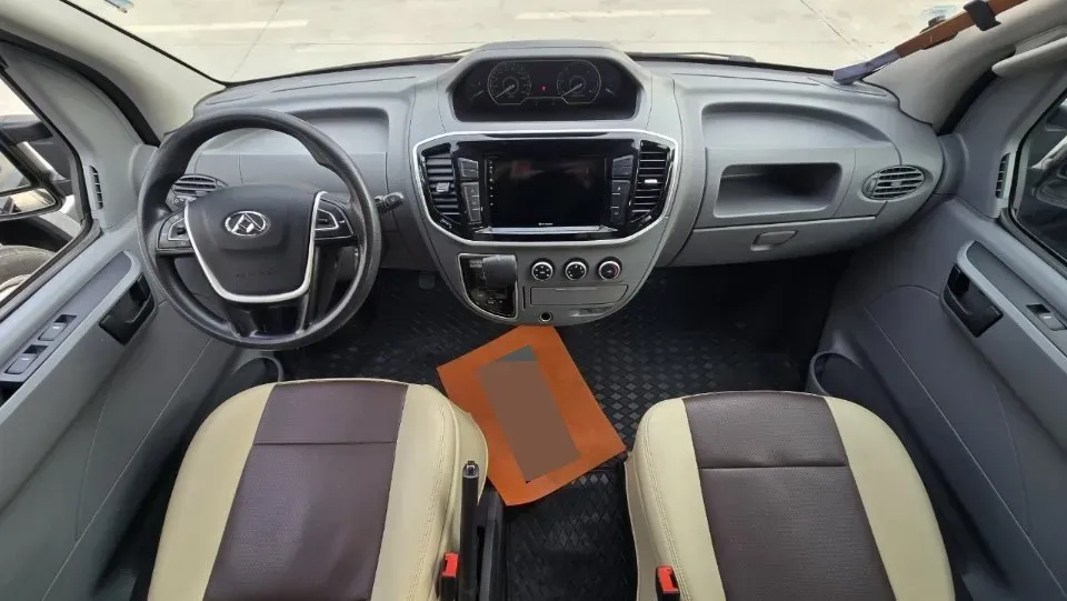 2019 MAXUS XinTu V80 2.5T 136HP L4 6MT,autocango,china used car exporter,china ev exporter,chinese used car exporter,chinese used ev exporter