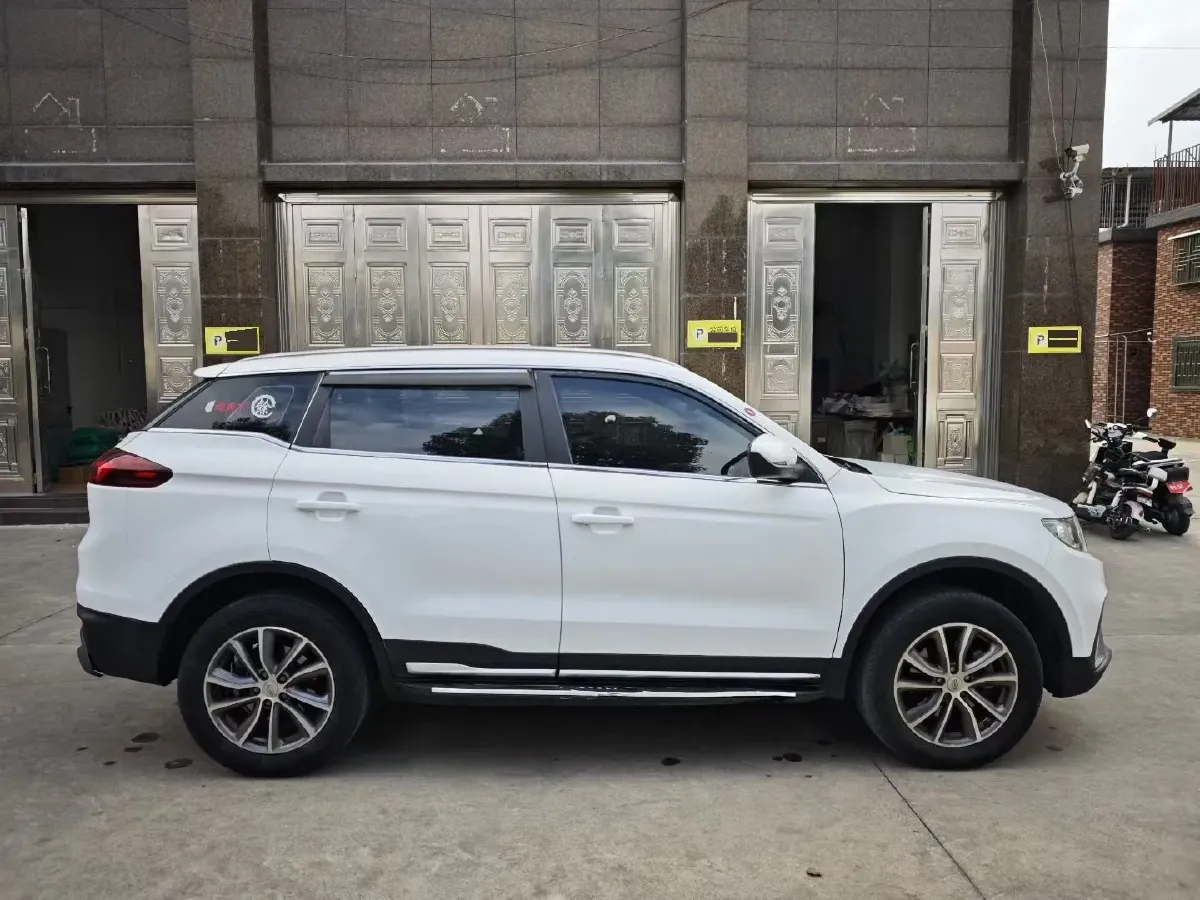 2020 Roewe i6 1.5T 169HP L4 7DCT,autocango,china used car exporter,china ev exporter,chinese used car exporter,chinese used ev exporter