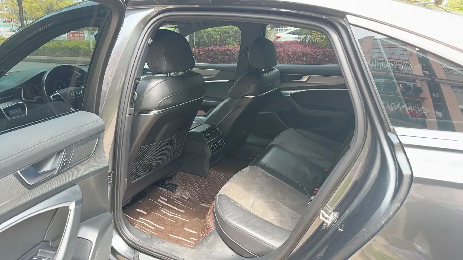 2021 Audi A6L 2.0T 224HP L4 7DCT,autocango,china used car exporter,china ev exporter,chinese used car exporter,chinese used ev exporter