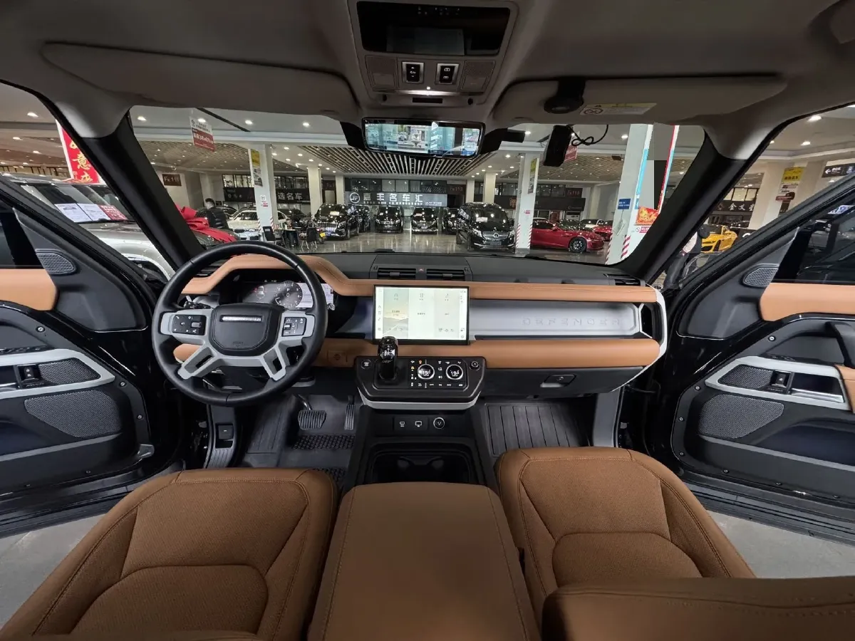 2023 Land Rover Defender 3.0T 400HP L6 8AT,autocango,china used car exporter,china ev exporter,chinese used car exporter,chinese used ev exporter