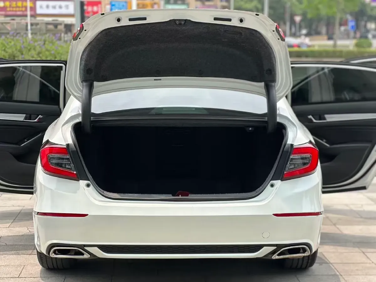 2021 Honda Accord 1.5T 194HP L4 CVT,autocango,china used car exporter,china ev exporter,chinese used car exporter,chinese used ev exporter