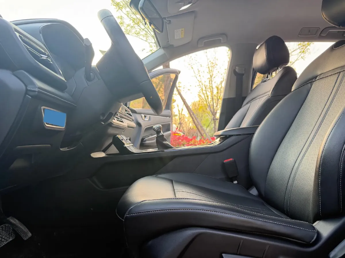 2020 WuLing KaiJie 1.5T 147HP L4 CVT,autocango,china used car exporter,china ev exporter,chinese used car exporter,chinese used ev exporter