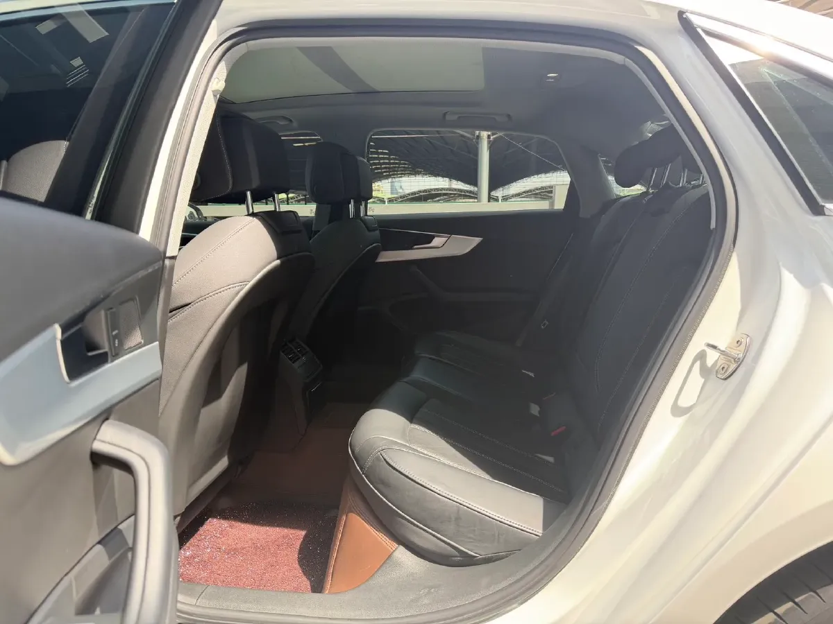 2023 Audi A4L 2.0T 190HP L4 7DCT,autocango,china used car exporter,china ev exporter,chinese used car exporter,chinese used ev exporter