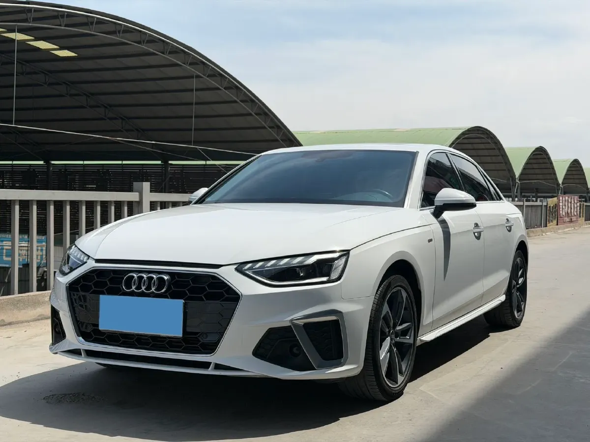 2023 Audi A4L 2.0T 190HP L4 7DCT,autocango,china used car exporter,china ev exporter,chinese used car exporter,chinese used ev exporter