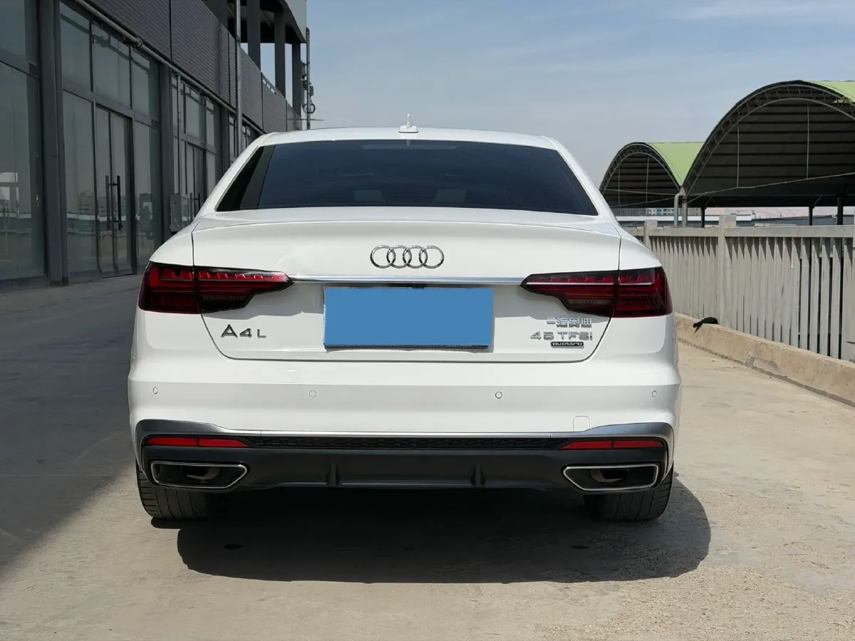 2023 Audi A4L 2.0T 190HP L4 7DCT,autocango,china used car exporter,china ev exporter,chinese used car exporter,chinese used ev exporter
