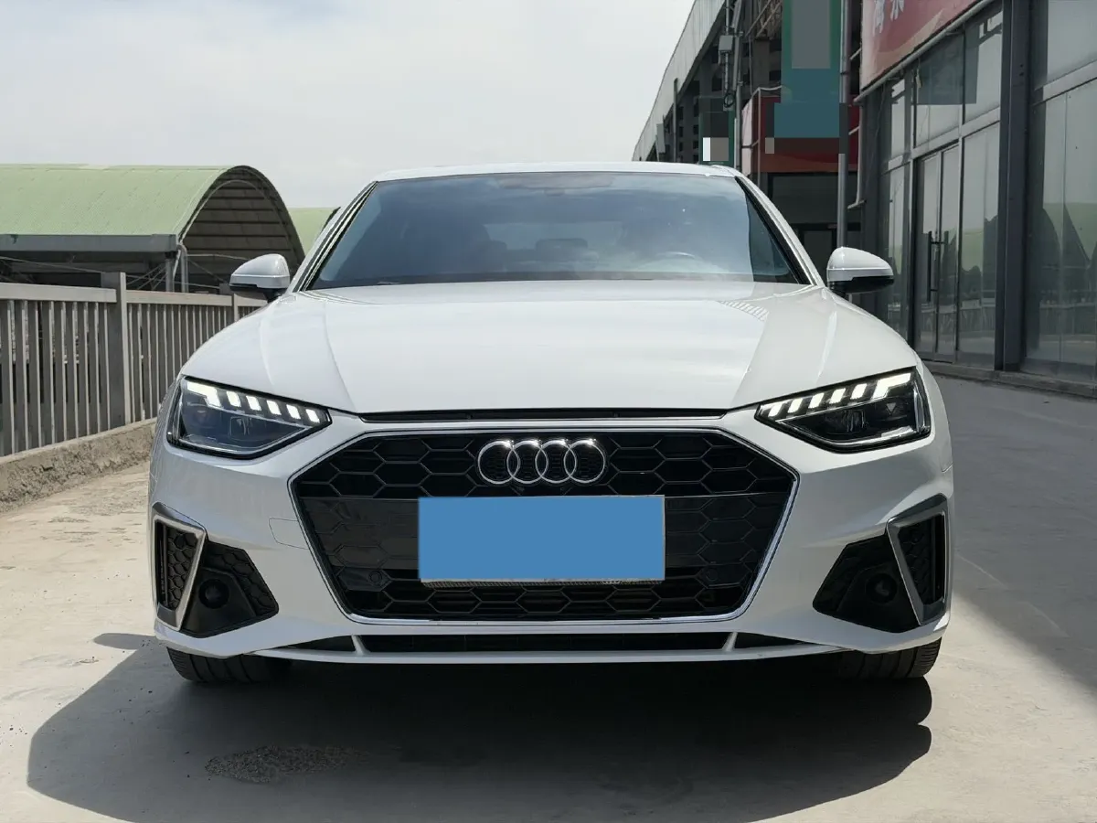 2023 Audi A4L 2.0T 190HP L4 7DCT,autocango,china used car exporter,china ev exporter,chinese used car exporter,chinese used ev exporter