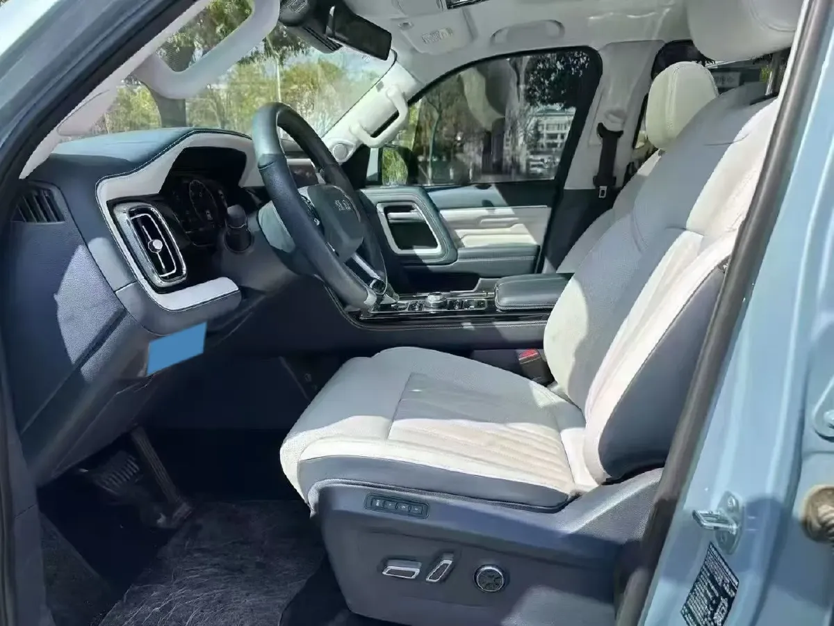 2022 Beijing BJ60 2.0T 267HP L4 8AT,autocango,china used car exporter,china ev exporter,chinese used car exporter,chinese used ev exporter