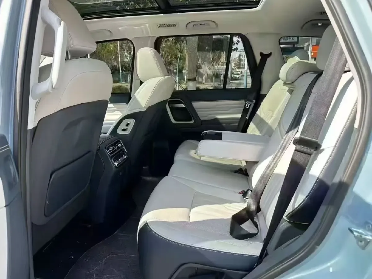 2022 Beijing BJ60 2.0T 267HP L4 8AT,autocango,china used car exporter,china ev exporter,chinese used car exporter,chinese used ev exporter