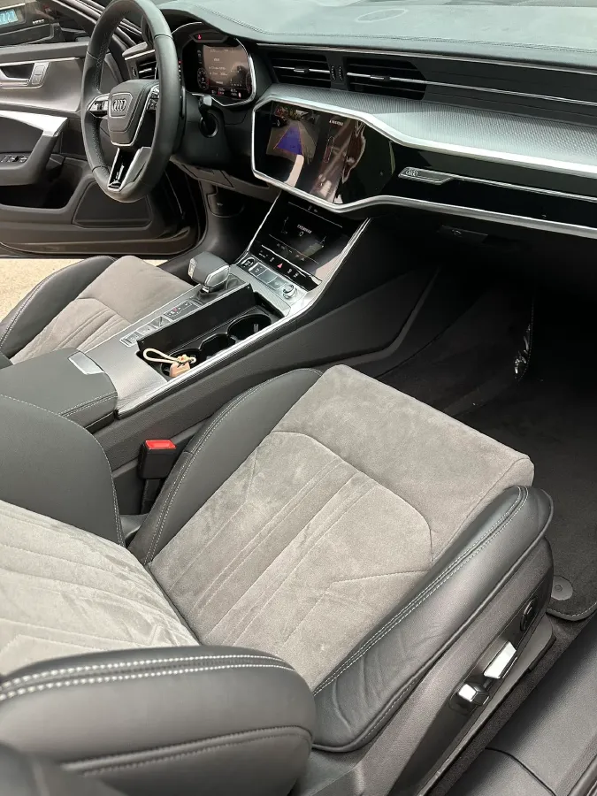 2024 Audi A6L 2.0T 190HP L4 7DCT,autocango,china used car exporter,china ev exporter,chinese used car exporter,chinese used ev exporter