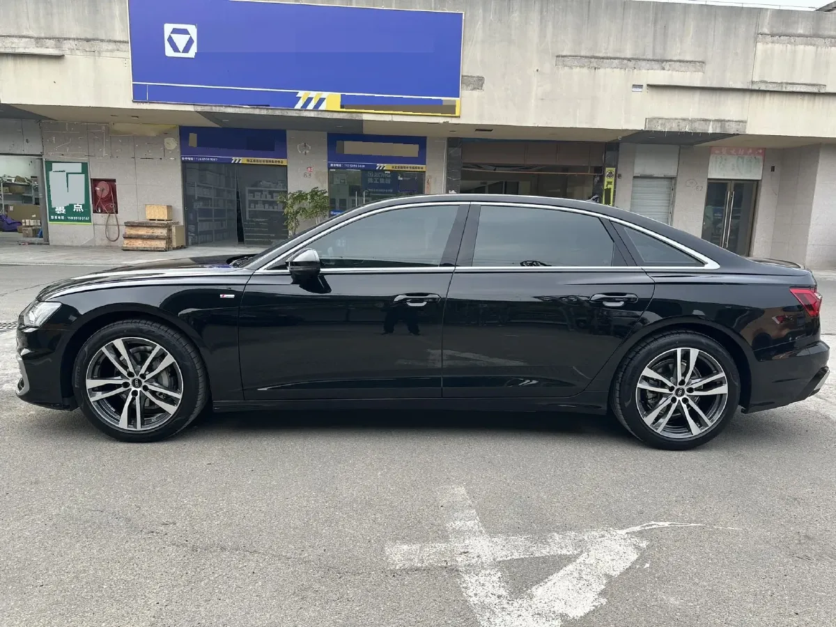 2024 Audi A6L 2.0T 190HP L4 7DCT,autocango,china used car exporter,china ev exporter,chinese used car exporter,chinese used ev exporter