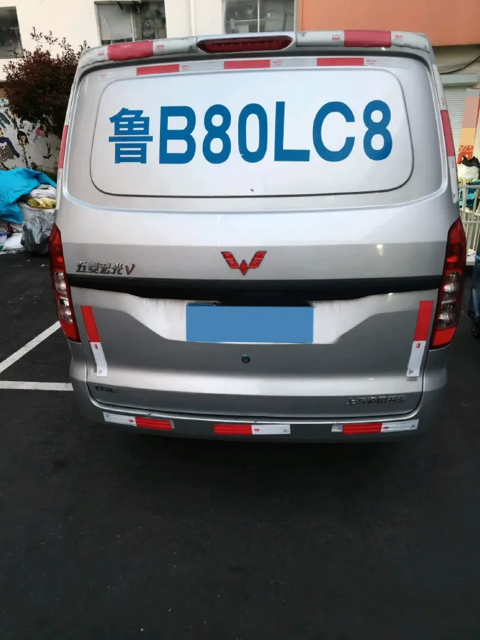 2022 WuLing HongGuang V 1.5L 99HP L4 6MT,autocango,china used car exporter,china ev exporter,chinese used car exporter,chinese used ev exporter