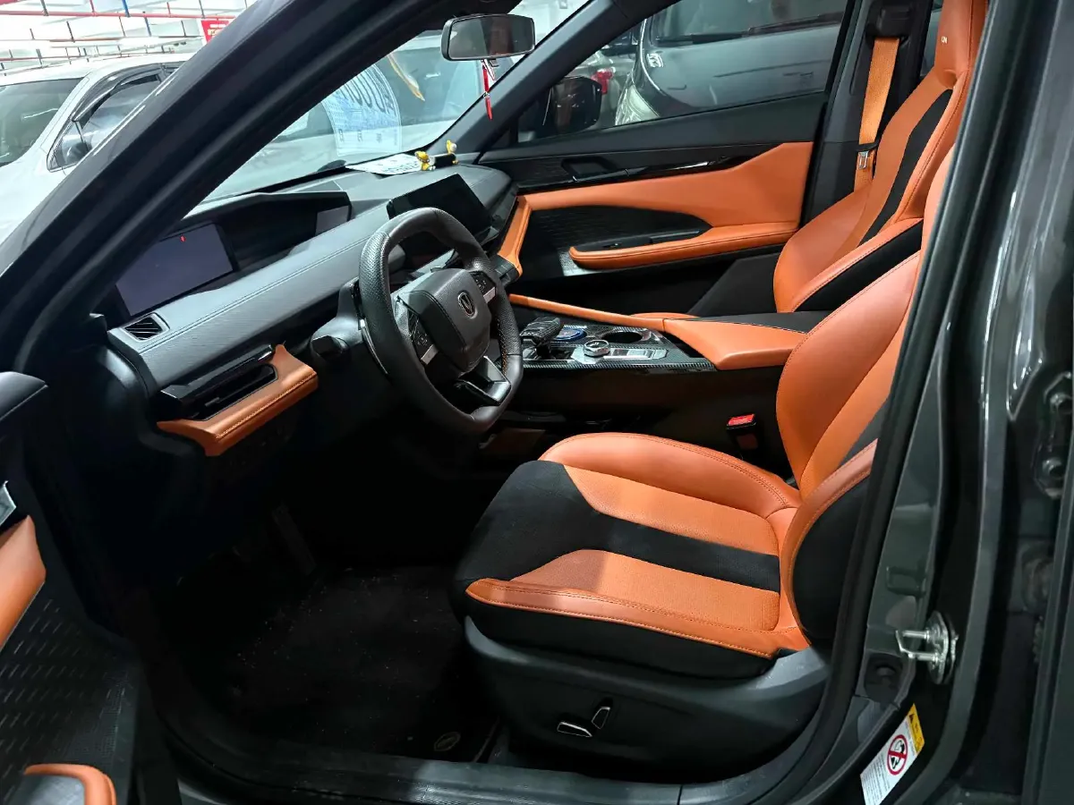 2023 ChangAn UNI-V 1.5T 188HP L4 7DCT,autocango,china used car exporter,china ev exporter,chinese used car exporter,chinese used ev exporter