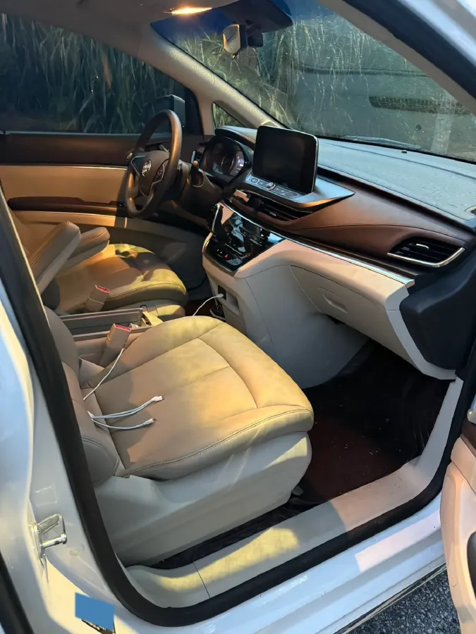 2023 Buick GL8 2.0T 237HP L4 9AT,autocango,china used car exporter,china ev exporter,chinese used car exporter,chinese used ev exporter