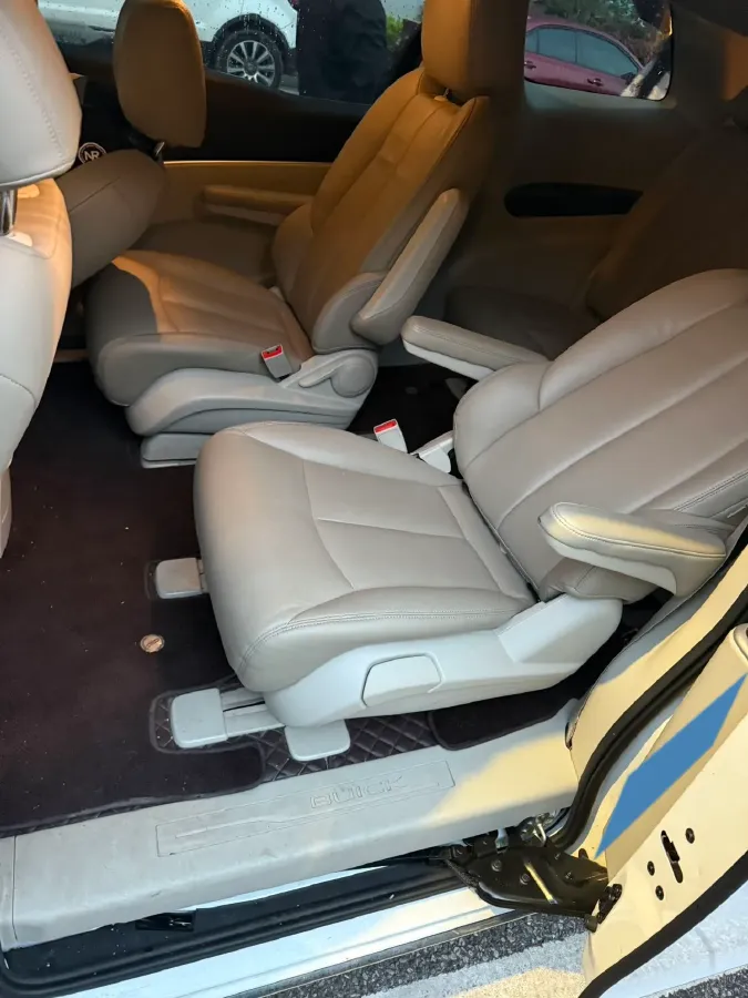 2023 Buick GL8 2.0T 237HP L4 9AT,autocango,china used car exporter,china ev exporter,chinese used car exporter,chinese used ev exporter