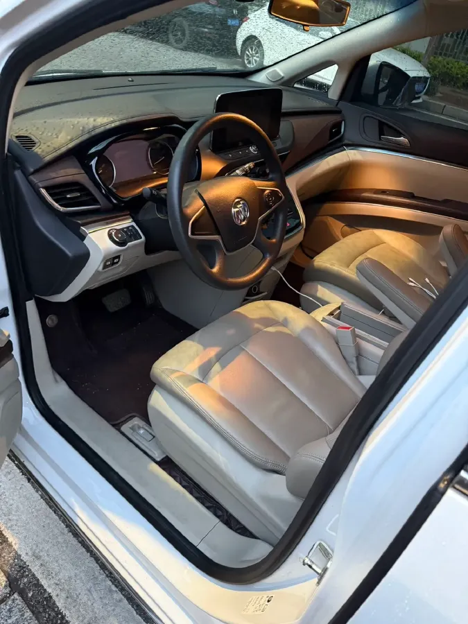 2023 Buick GL8 2.0T 237HP L4 9AT,autocango,china used car exporter,china ev exporter,chinese used car exporter,chinese used ev exporter