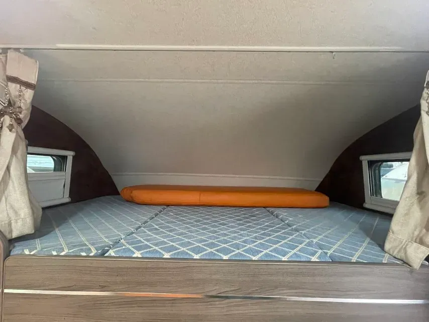 2018 MAXUS XinTu V80 2.5T 136HP L4 6MT,autocango,china used car exporter,china ev exporter,chinese used car exporter,chinese used ev exporter