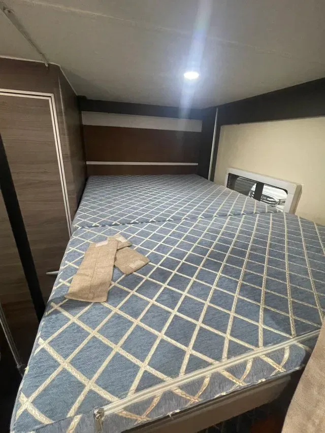 2018 MAXUS XinTu V80 2.5T 136HP L4 6MT,autocango,china used car exporter,china ev exporter,chinese used car exporter,chinese used ev exporter