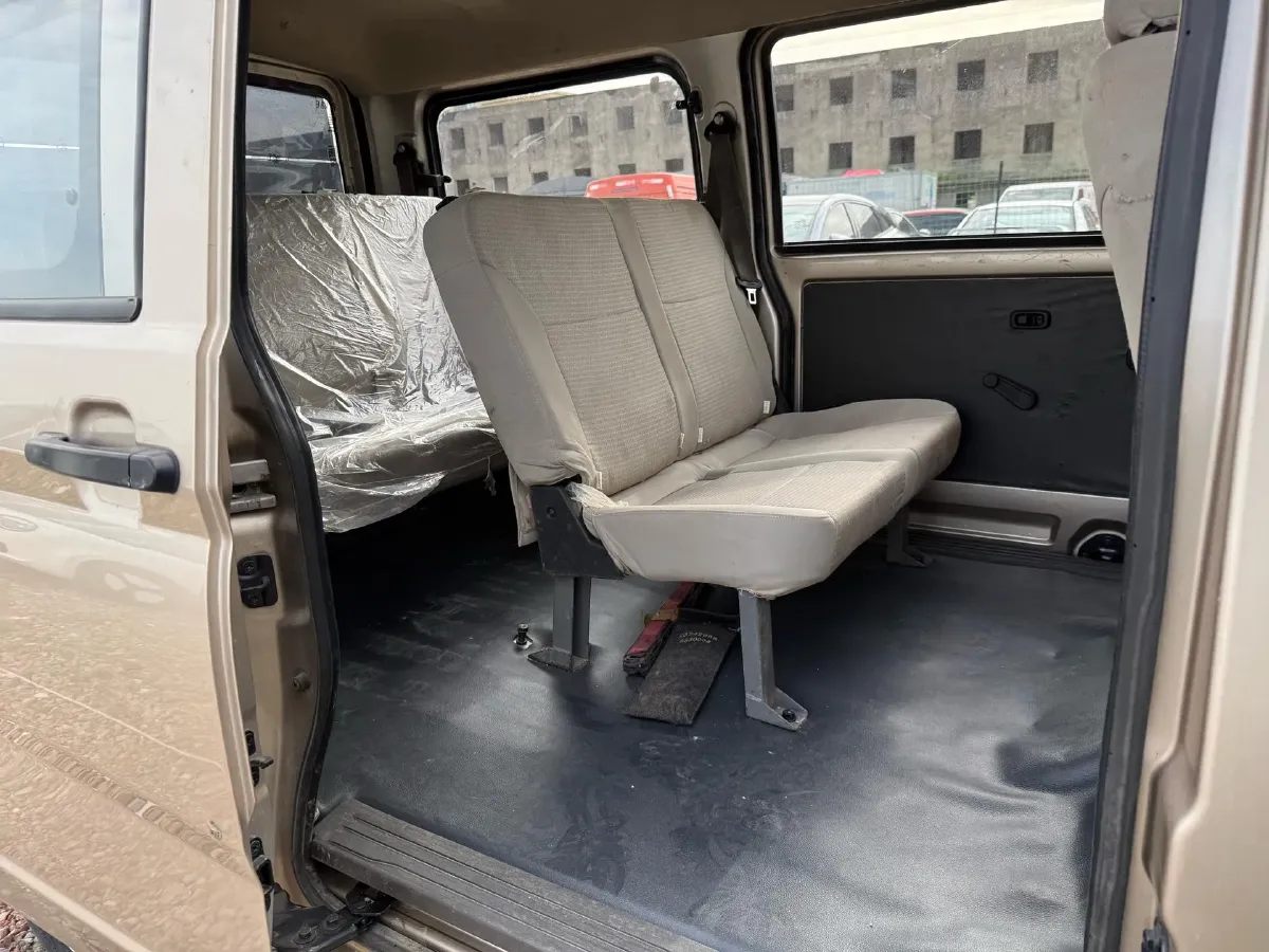 2022 WuLing RongGuang S 1.2L 76HP L4 5MT,autocango,china used car exporter,china ev exporter,chinese used car exporter,chinese used ev exporter