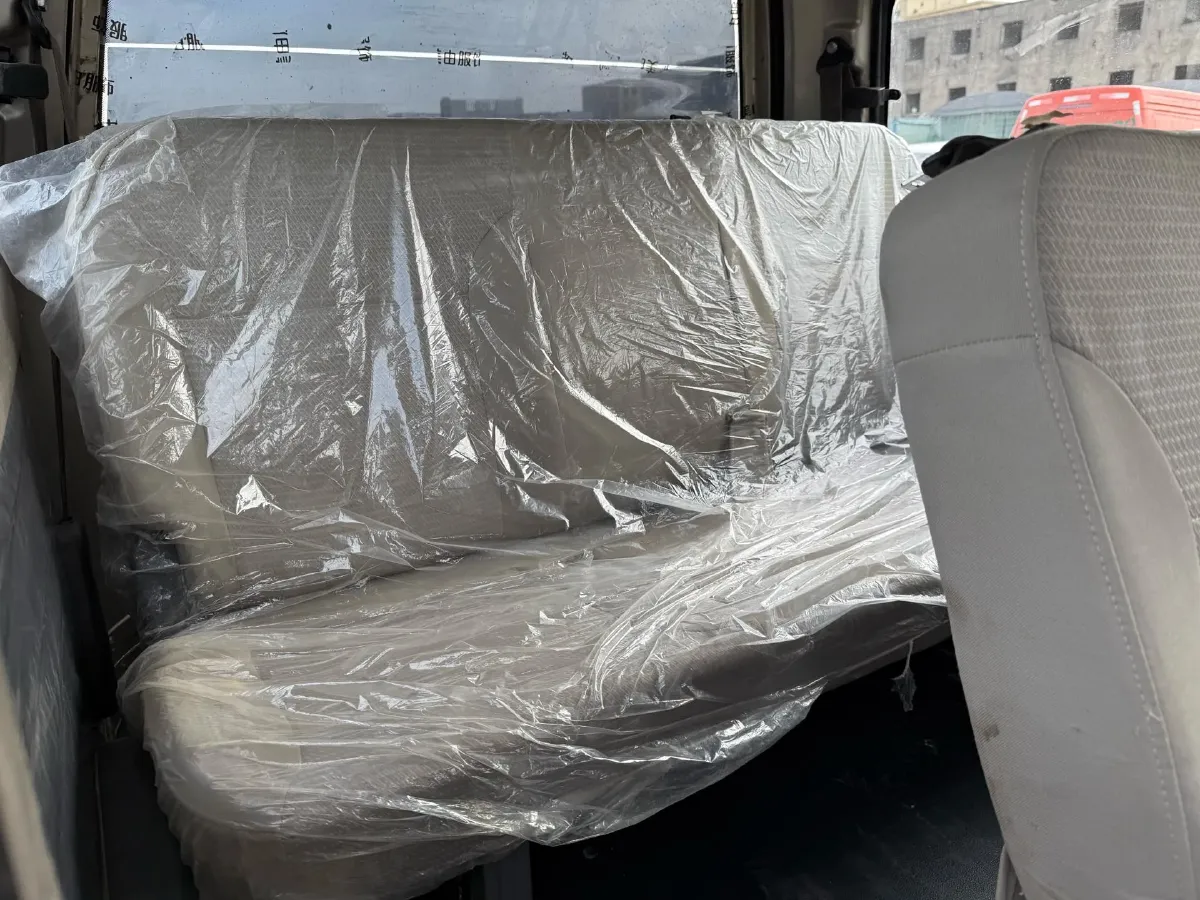 2022 WuLing RongGuang S 1.2L 76HP L4 5MT,autocango,china used car exporter,china ev exporter,chinese used car exporter,chinese used ev exporter