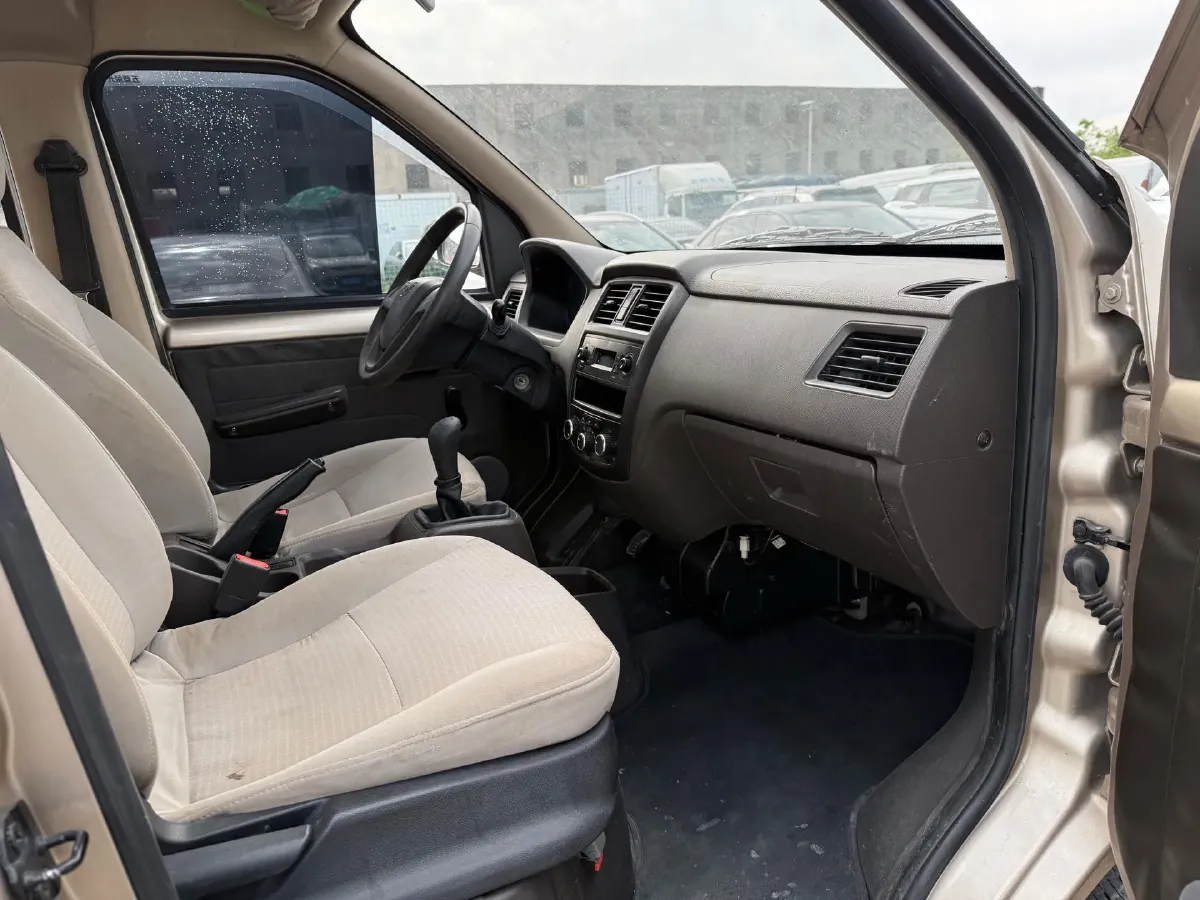 2022 WuLing RongGuang S 1.2L 76HP L4 5MT,autocango,china used car exporter,china ev exporter,chinese used car exporter,chinese used ev exporter