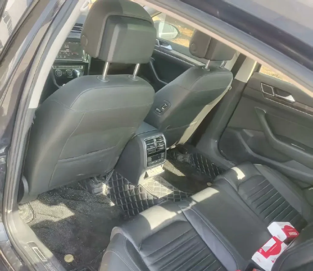 2020 Volkswagen Magotan 2.0T 186HP L4 7DCT,autocango,china used car exporter,china ev exporter,chinese used car exporter,chinese used ev exporter