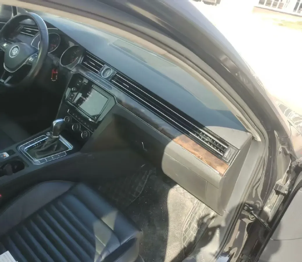 2020 Volkswagen Magotan 2.0T 186HP L4 7DCT,autocango,china used car exporter,china ev exporter,chinese used car exporter,chinese used ev exporter