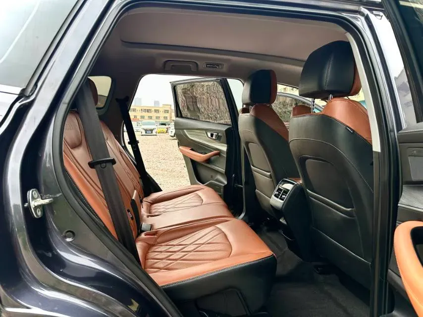 2021 Chery Tiggo 8 Plus 1.6T 197HP L4 7DCT,autocango,china used car exporter,china ev exporter,chinese used car exporter,chinese used ev exporter