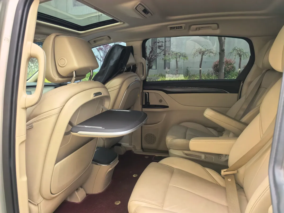 2022 Buick GL8 2.0T 237HP L4 9AT,autocango,china used car exporter,china ev exporter,chinese used car exporter,chinese used ev exporter