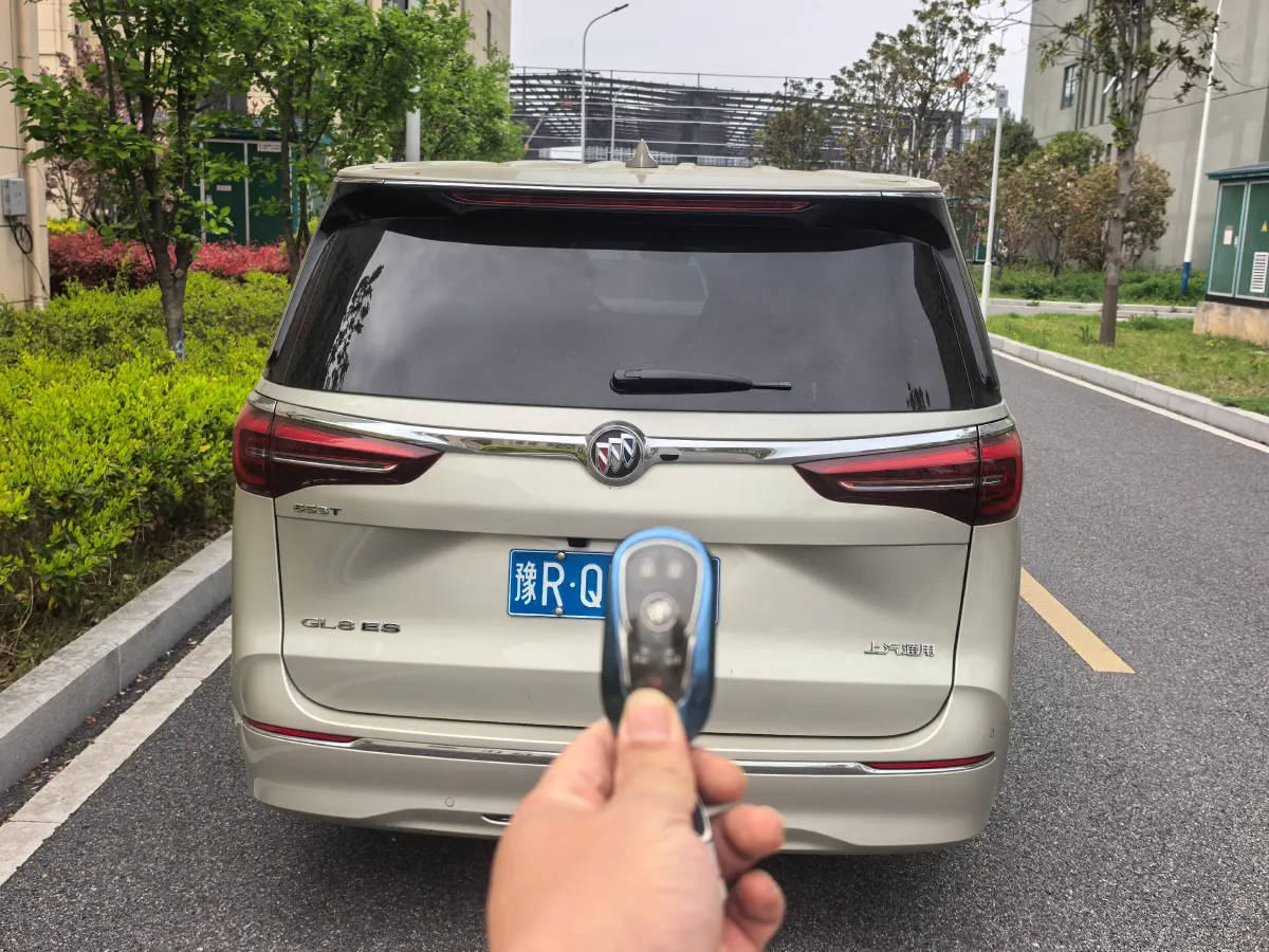 2022 Buick GL8 2.0T 237HP L4 9AT,autocango,china used car exporter,china ev exporter,chinese used car exporter,chinese used ev exporter