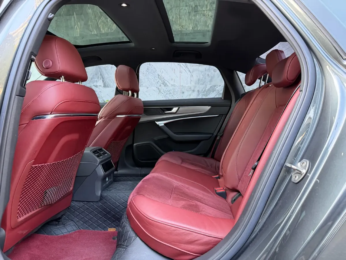 2021 Audi A6L 2.0T 224HP L4 7DCT,autocango,china used car exporter,china ev exporter,chinese used car exporter,chinese used ev exporter